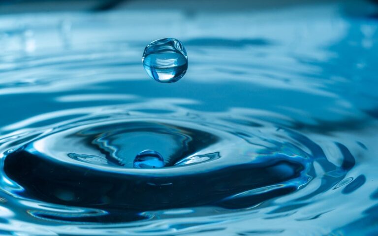Mysterious Ways to Describe Water in Literature That Inspire