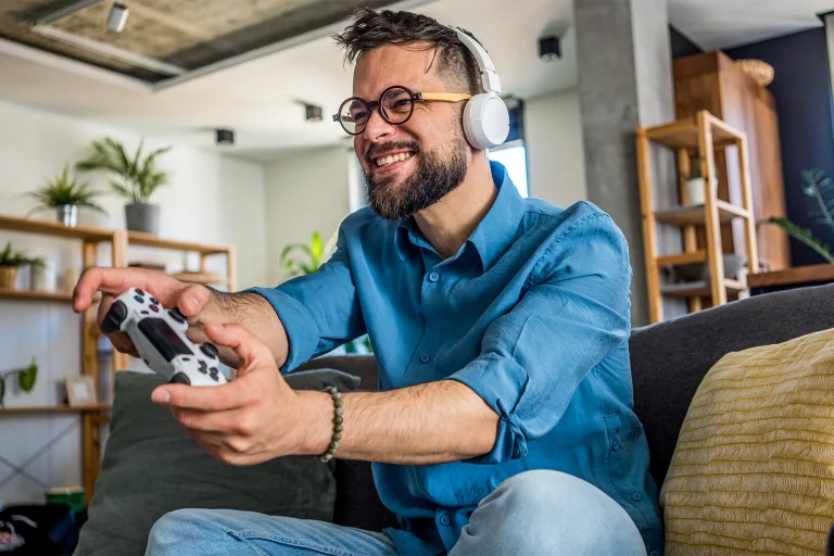 The Dark Side of Online Gaming: Balancing Fun and Addiction