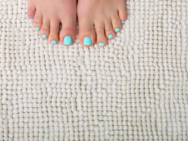 Why Do My Toenails Smell When I Cut Them? Real Causes & Fixes 2026